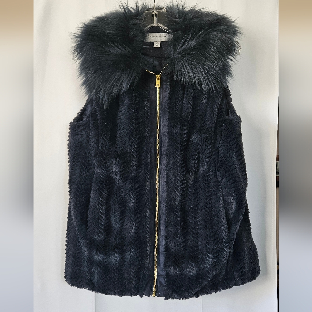 Marc New York‎ Andrew Marc faux fur zip vest size medium